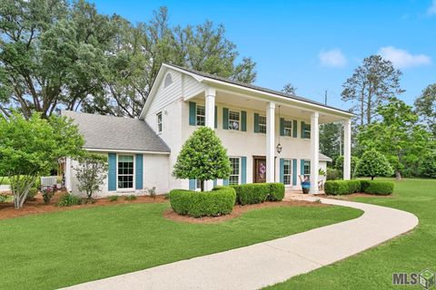 Photo of 8196 Wildwood Dr Dr, Denham Springs, LA 70706 (MLS # BR2026003202)