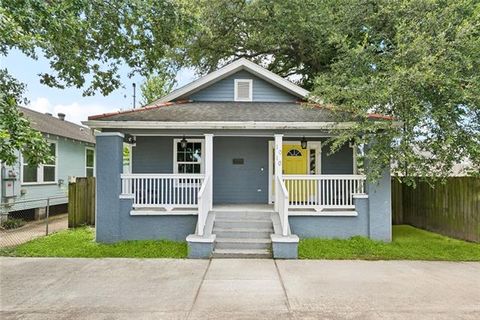 Photo of 1010 Lamanche Street St, New Orleans, LA 70117 (MLS # NO2542029)