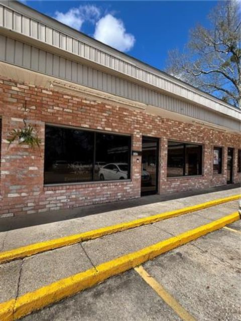 Photo of 550 Old Spanish Trail Trail Trl #E, Slidell, LA 70458 (MLS # NO2546492)