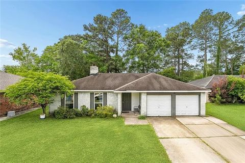 Photo of 109 Castle Drive Dr, Slidell, LA 70458 (MLS # NO2554799)