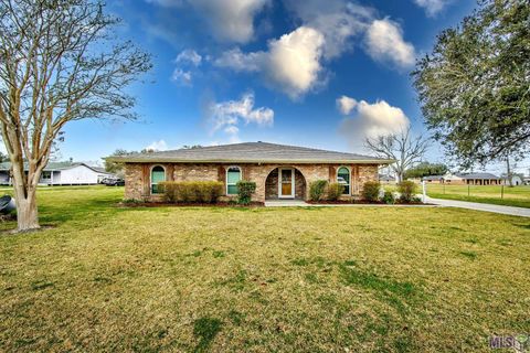 Photo of 1022 Bayou Blue Bypass Rd, Thibodaux, LA 70301 (MLS # BY2026003515)