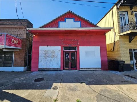 Photo of 803 N Broad Street St, New Orleans, LA 70119 (MLS # NO2547372)