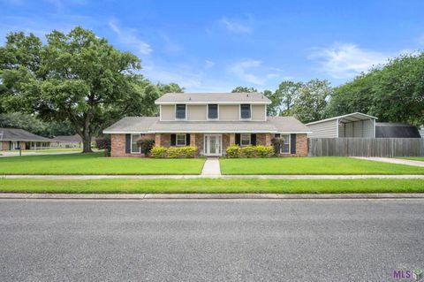 Photo of 104 Crescent Place Dr Dr, Donaldsonville, LA 70346 (MLS # BR2026010266)
