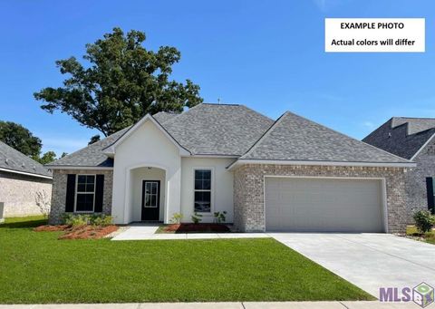 Photo of 1162 Barrington Dr Dr, Covington, LA 70435 (MLS # NO2026005301)