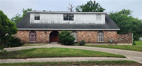 Photo of 7400 Vanderkloot Avenue AVE, New Orleans, LA 70127 (MLS # NO2557117)