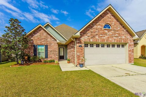 Photo of 129 Ainsley Drive Dr, Thibodaux, LA 70301 (MLS # BY2026003676)