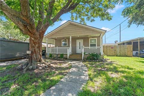 Photo of 73 E Claiborne Square SQ, Chalmette, LA 70043 (MLS # NO2561430)