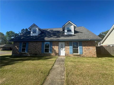 Photo of 5111 Parkin Avenue Ave, Greenwell Springs, LA 70739 (MLS # NO2548200)