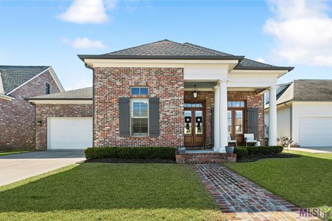 Photo of 1826 Sugar Cane Ln Ln, Baton Rouge, LA 70810 (MLS # BR2026003601)