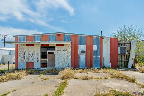 Photo of 116 North Hollywood Road Rd, Houma, LA 70364 (MLS # BY2026005341)