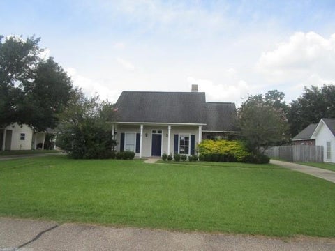 Photo of 25889 Regency Avenue AVE, Denham Springs, LA 70726 (MLS # NO2573890)