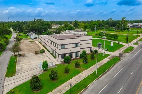 Photo of 805 Robin Street St, Laplace, LA 70068 (MLS # NO2568295)