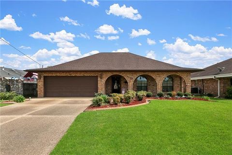 Photo of 1505 Avenue E, Marrero, LA 70072 (MLS # NO2548117)