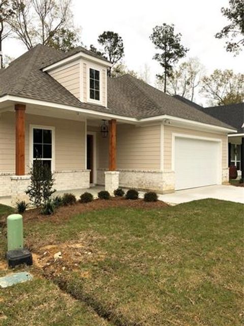 Photo of 4053 Monarch Lane Ln, Covington, LA 70433 (MLS # NO2554526)