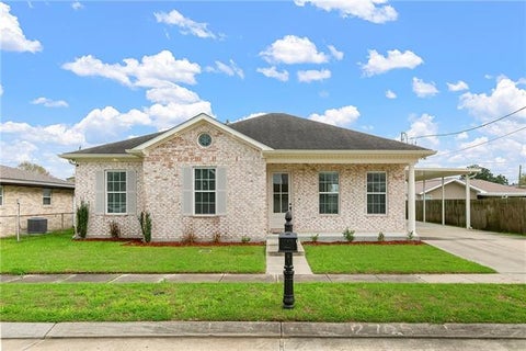Photo of 2705 Pecan Drive, Chalmette, LA 70043 (MLS # NO2573921)