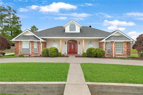 Photo of 602 Willowdale Boulevard Blvd, Luling, LA 70070 (MLS # NO2564666)