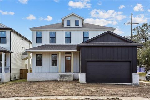 Photo of 2406 Prentiss Avenue Ave, New Orleans, LA 70122 (MLS # NO2543092)