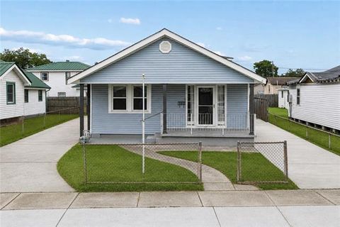 Photo of 716 Avenue D, Westwego, LA 70094 (MLS # NO2555100)
