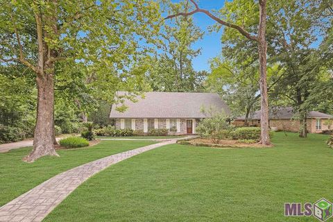 Photo of 644 Castle Kirk Dr DR, Baton Rouge, LA 70808 (MLS # BR2026008543)