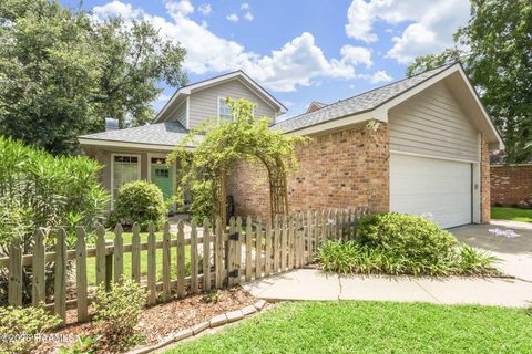 Photo of 401 Cobblestone Road, Lafayette, LA 70508 (MLS # 2600005230)