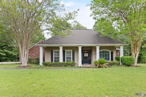 Photo of 11231 Suncrest Ct Ct, Baton Rouge, LA 70818 (MLS # BR2026006501)