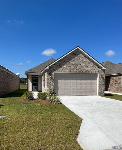 Photo of 205 River Mill Dr, Brusly, LA 70719 (MLS # BR2026008205)