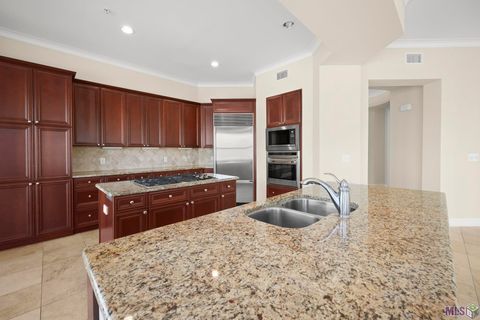 Photo of 998 Stanford Ave Ave #203, Baton Rouge, LA 70808 (MLS # BR2026005438)