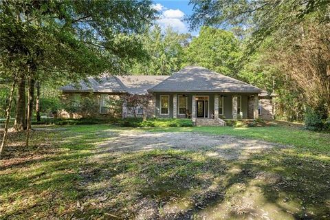 Photo of 102 Mayers Trace TRCE, Slidell, LA 70460 (MLS # NO2557060)