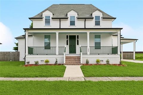 Photo of 4060 Hamlet Place, Chalmette, LA 70043 (MLS # NO2543168)