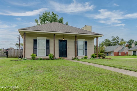 Photo of 17510 Nine Oaks Avenue, Baton Rouge, LA 70817 (MLS # 2600008401)