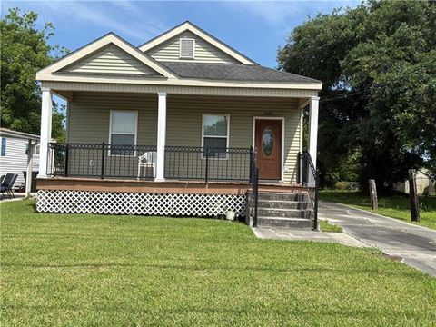 Photo of 3060 Sullen Place Pl, New Orleans, LA 70131 (MLS # NO2555332)