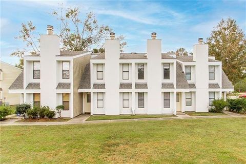 Photo of 324 Mariners Boulevard #324, Mandeville, LA 70448 (MLS # NO2543180)