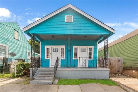 Photo of 1725 Mandeville Street St, New Orleans, LA 70117 (MLS # NO2563773)