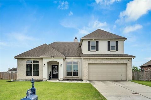 Photo of 9562 W Terran Lane Ln, Waggaman, LA 70094 (MLS # NO2552471)