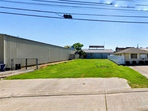 Photo of 2829 Athania Parkway Pkwy, Metairie, LA 70002 (MLS # NO2570992)