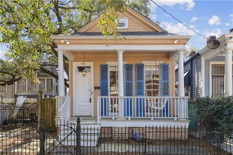 Photo of 8216 Spruce Street St, New Orleans, LA 70118 (MLS # NO2544287)