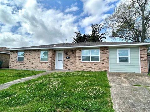 Photo of 304 Catalpa Drive Dr, Laplace, LA 70068 (MLS # NO2547124)