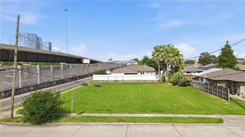 Photo of 604 Melody Drive Dr, Metairie, LA 70002 (MLS # NO2554946)