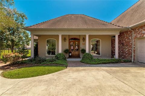 Photo of 451 Lake Orleans Boulevard Blvd, Ponchatoula, LA 70454 (MLS # NO2547276)
