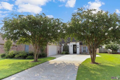 Photo of 8135 Lavender Dr Dr, Baton Rouge, LA 70818 (MLS # BR2026003524)