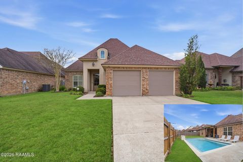 Photo of 123 Autumnbrook Drive, Broussard, LA 70518 (MLS # 2600000039)