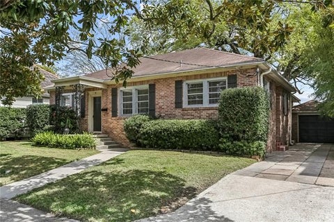 Photo of 25 Maryland Drive Dr, New Orleans, LA 70124 (MLS # NO2560892)