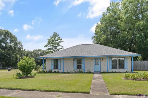 Photo of 10003 E Brookside Dr Dr, Central, LA 70818 (MLS # BR2026013299)