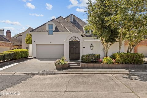 Photo of 301 Oakleaf Drive, Lafayette, LA 70503 (MLS # 2500004884) Photo of 301 Oakleaf Drive, Lafayette, LA 70503 (MLS # 2500004884)