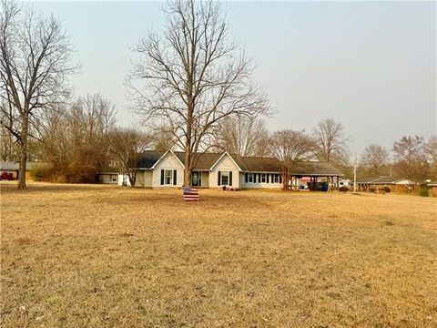 Photo of 1200 Quail Drive, Olla, LA 71465 (MLS # CN2545308)