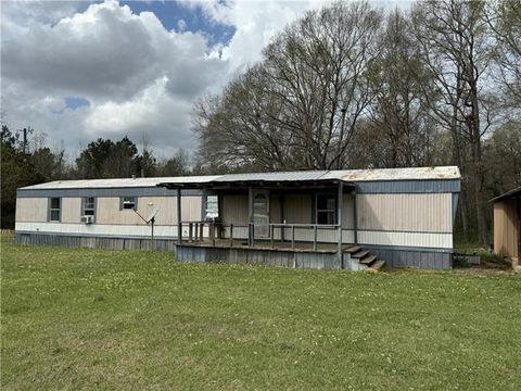 Photo of 200 Moffett Lane, Pleasant Hill, LA 71065 (MLS # CN2545880)