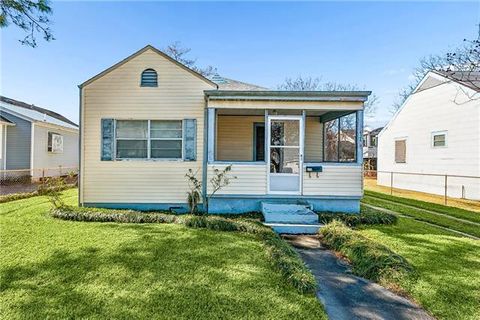 Photo of 424 Betz Avenue Ave, Jefferson, LA 70121 (MLS # NO2542444)