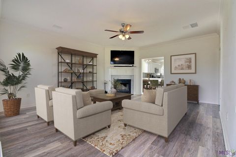 Photo of 32495 Magnolia Ct Ct, Denham Springs, LA 70706 (MLS # BR2026004450)