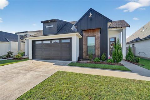 Photo of 120 Lakes Edge Drive, Broussard, LA 70518 (MLS # NO2521002)