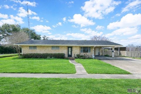 Photo of 108 Young Pl, Thibodaux, LA 70301 (MLS # BY2026004043)